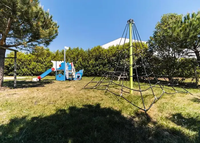 Paradis 4 Etoiles Au Port De - La Rochelle 4* L'Houmeau